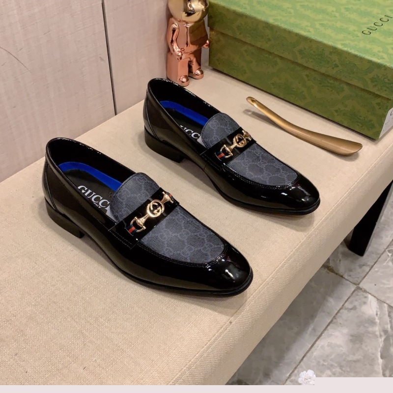 G*u*i leather shoes